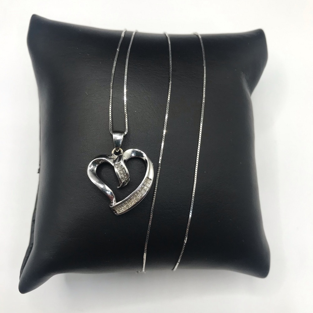 10k 10kt 10karat Natural diamond Heart Pendant Necklace 18”